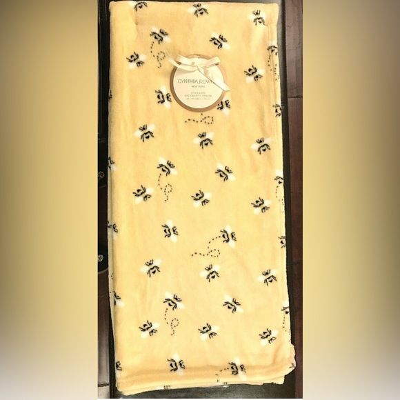 Cynthia Rowley Bedding Cynthia Rowley Soft Oversized Honey Bumble